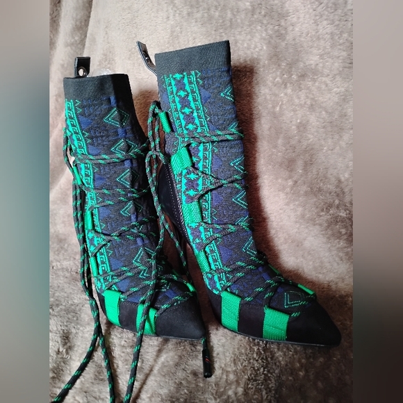 Patterned Green and Black Ankle Boots. New Without Tag - Picture 15 of 15
